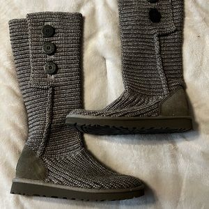 Ugh Classic Cardy boots